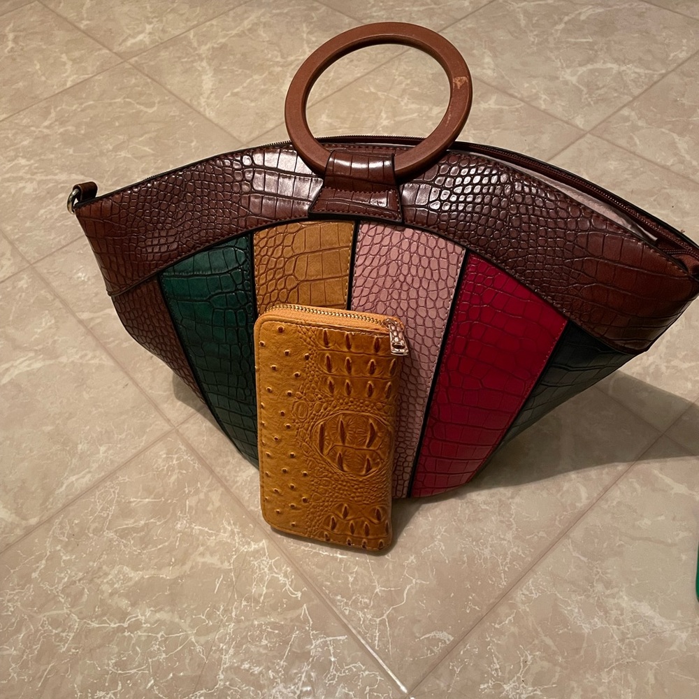 Multi Color Purse - Picture 4 of 4